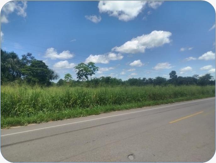 Fachada de terreno rural